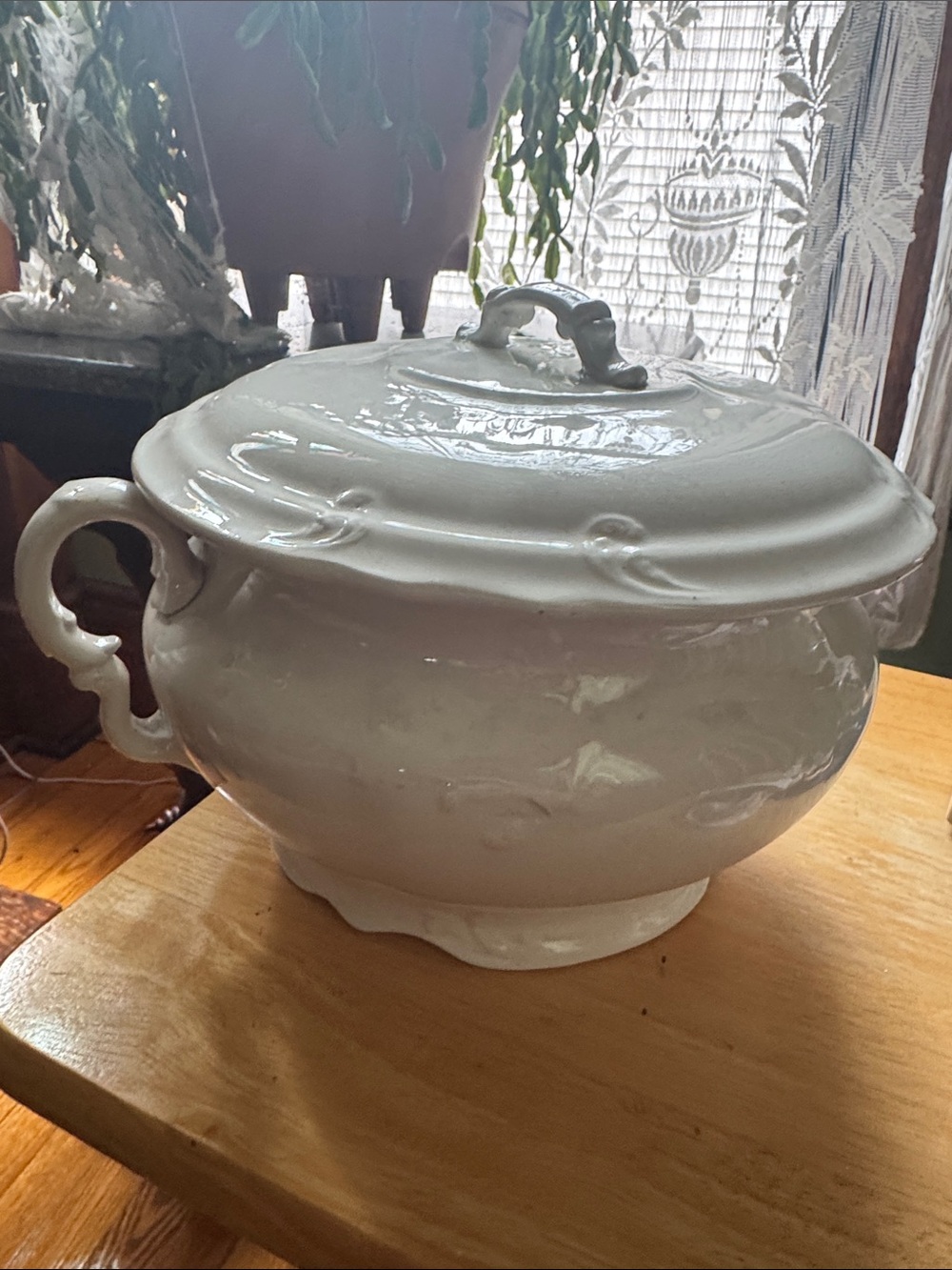 Antique Chamber Pot “California” pattern
